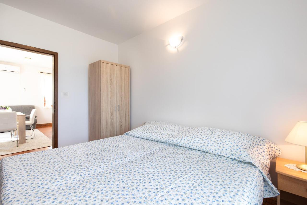 Apartment Drago *Cosy & Close To The Beach! Krk Town Exterior photo