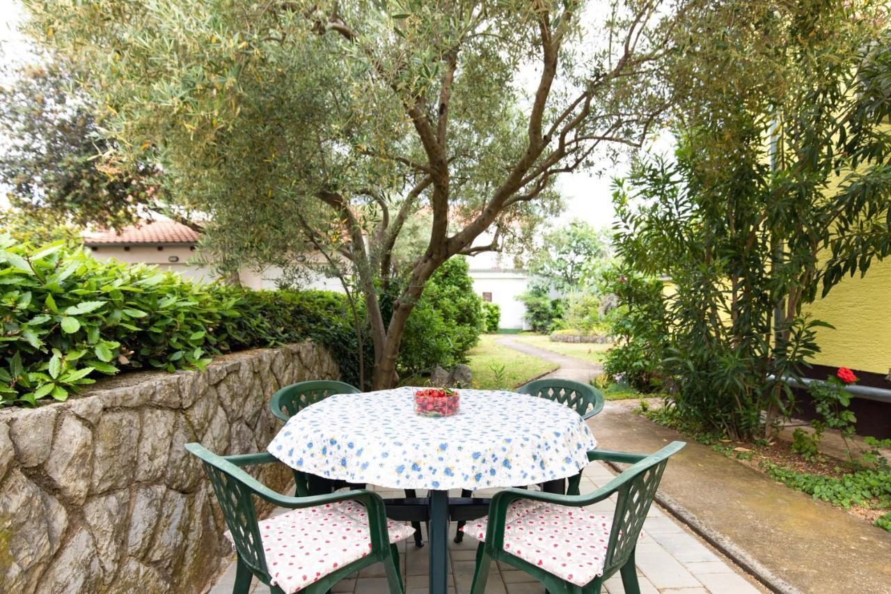 Apartment Drago *Cosy & Close To The Beach! Krk Town Exterior photo